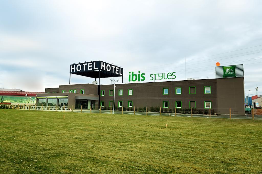 Hotel Ibis Styles Lleida Torrefarrera Екстер'єр фото