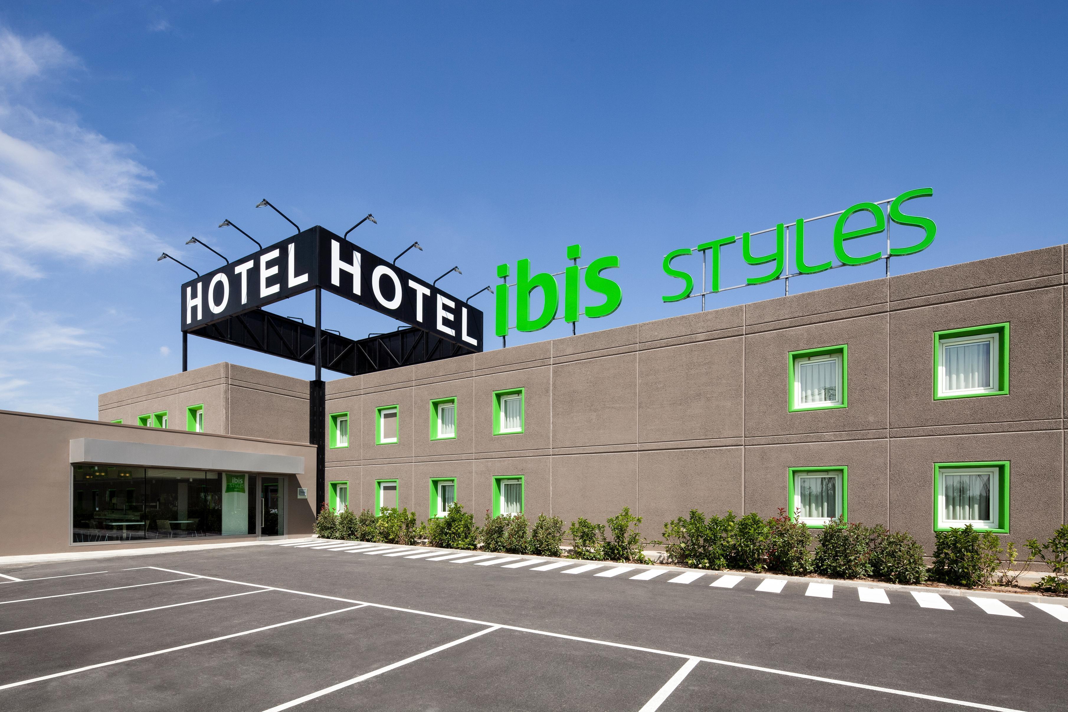 Hotel Ibis Styles Lleida Torrefarrera Екстер'єр фото